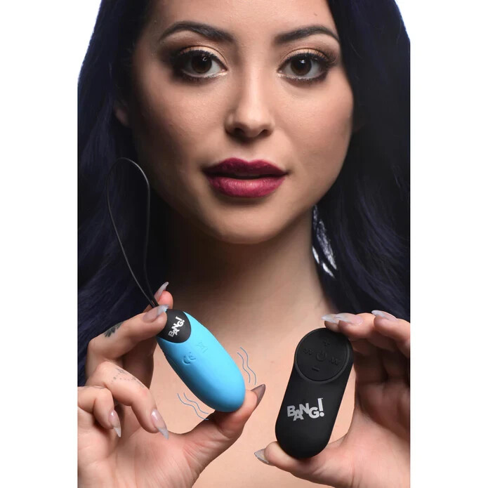 silicone vibrating egg Bang: 28X Grooved Silicone Vibrating Egg with Remote Control