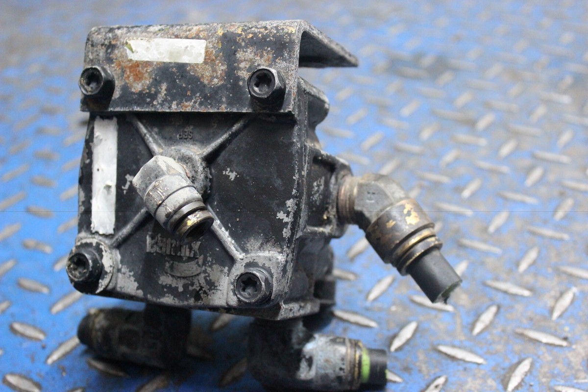 2002 INTERNATIONAL 9400I AIR BRAKE RELAY VALVE P/N: T-111918-A | eBay