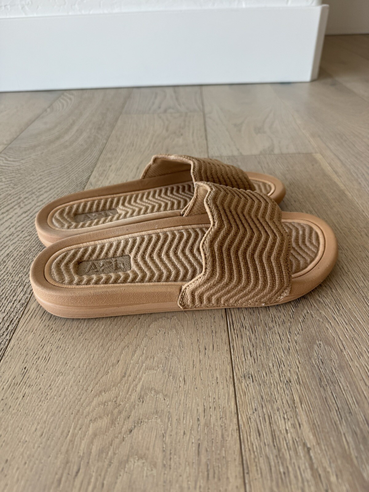 APL scivolo donna TechLoom zigzag marrone taglia 7 $150