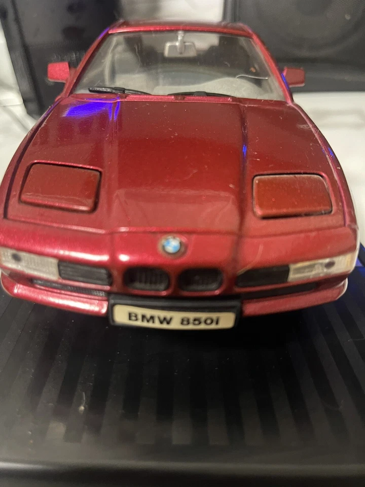 Coche de juguete vintage Revell A.G. BMW 850i 1:18 1990 fundido a presión granate Foto 4 de 4