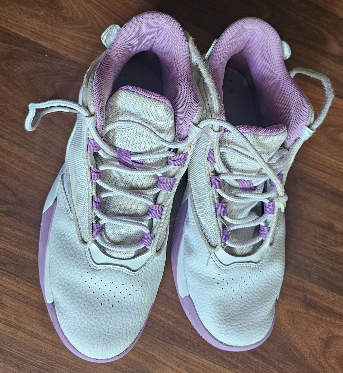 jordan max aura 4 GS Size 6y White Rush Fuchsia (Women's Sz