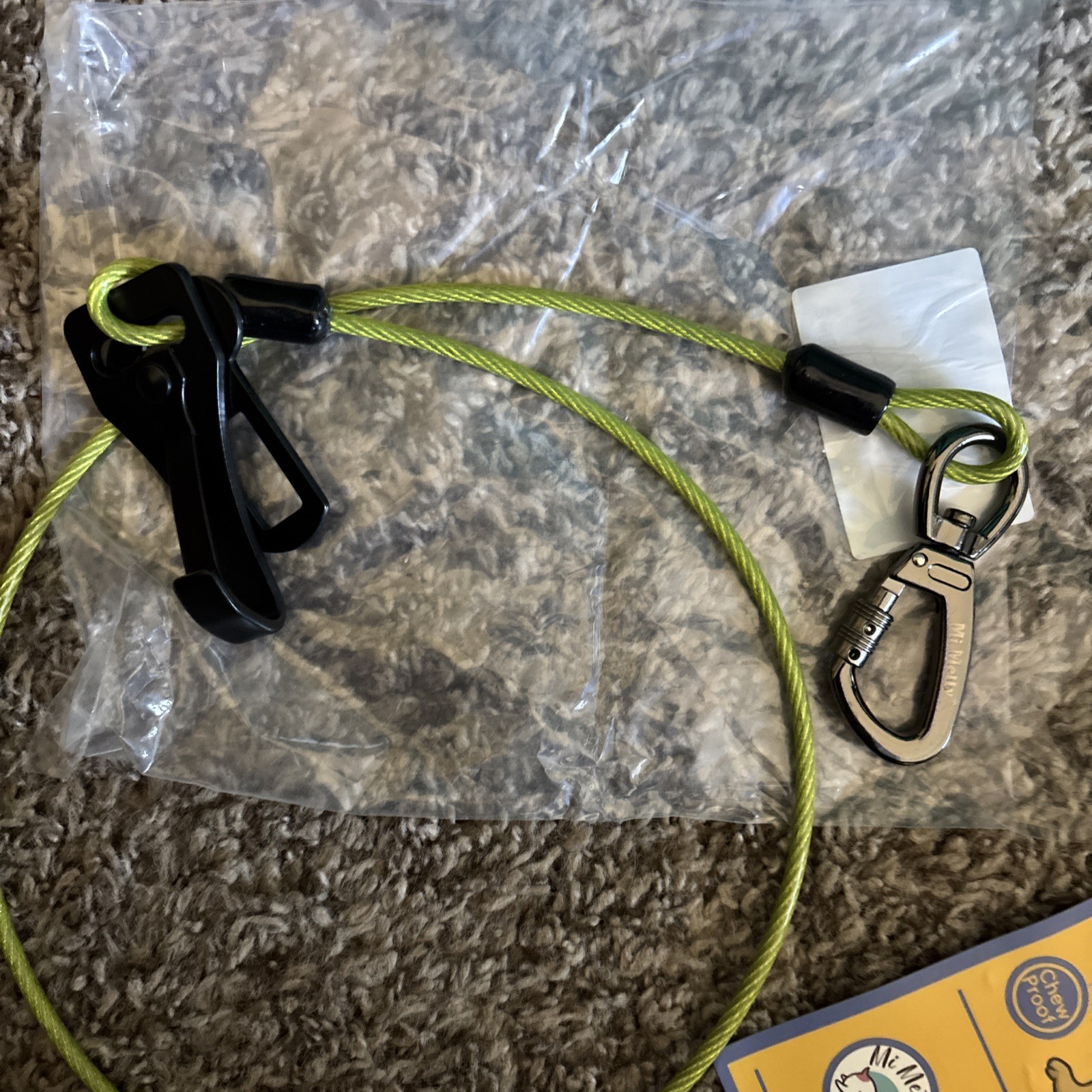 Mi Metty Dog Seat Belt Chew Proof Cable Green With Carabiner