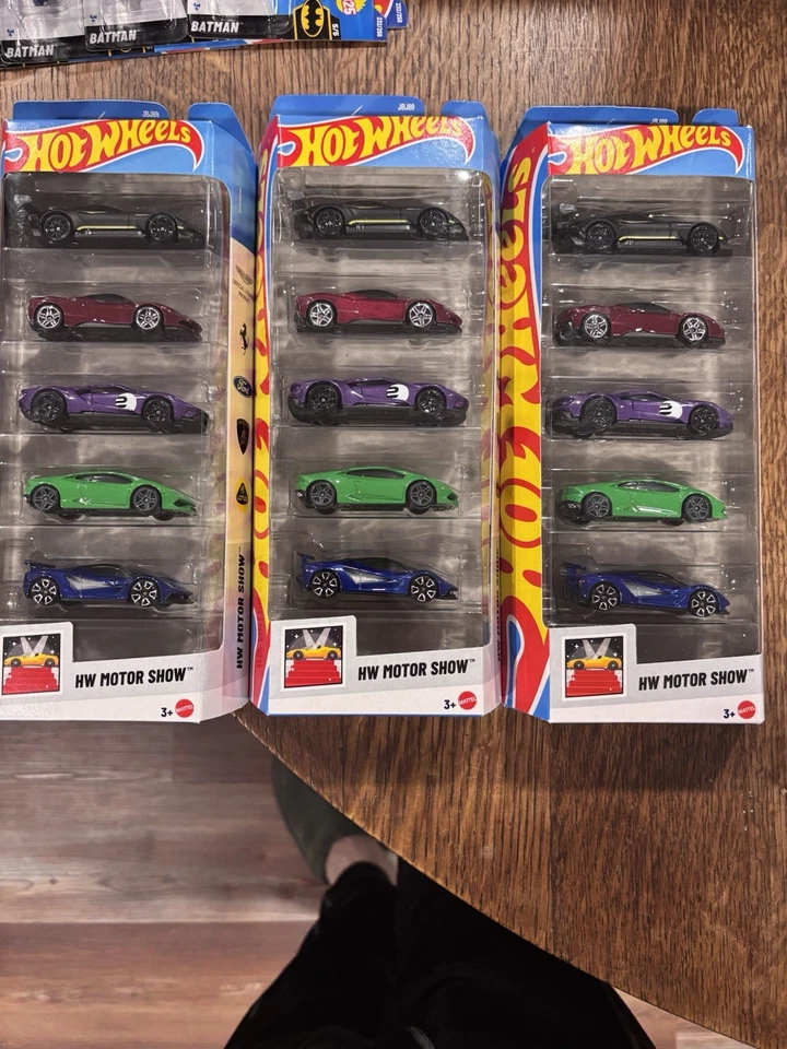Hot Wheels Motor Show 2025 paquete de 5 Ferrari, Aston, Ford, Lambo, Lotus - Lote de 3 Foto 2 de 2