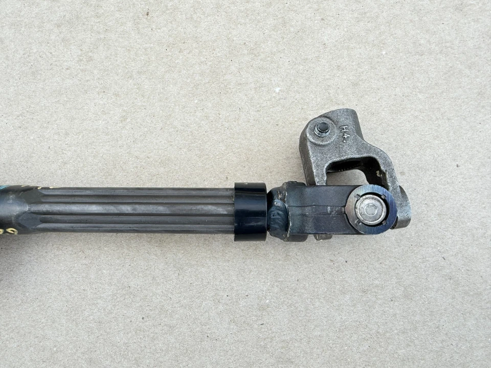 Columna de dirección Hyundai Accent 2012-2017 eje intermedio OEM Foto 2 de 4