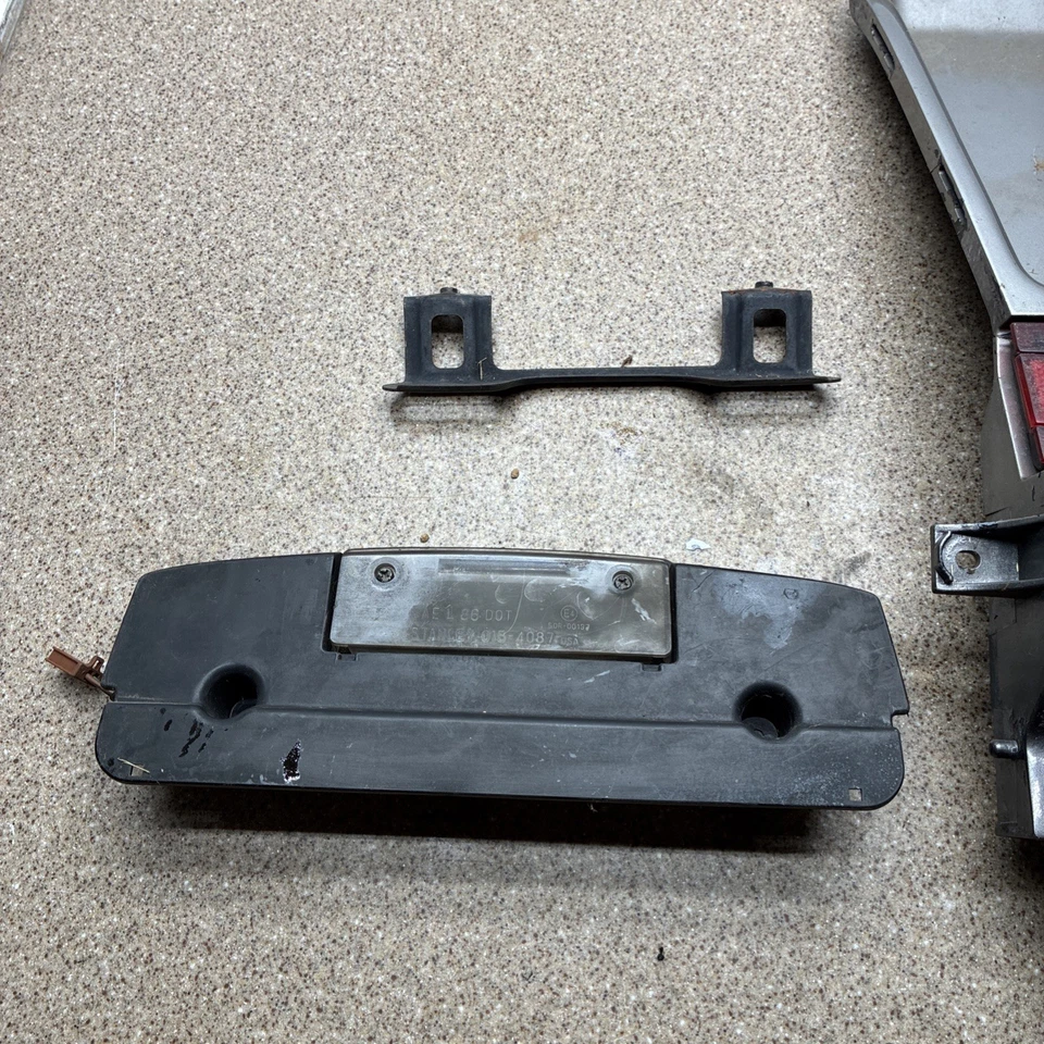 Honda Goldwing GL1500 1993 guardabarros trasero inferior soporte de matrícula con luz Foto 2 de 4