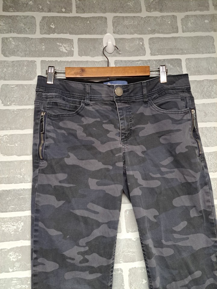 Democracy Ab Solution Jeans Women's 8 Grey Side Zip Skinny Camo Print