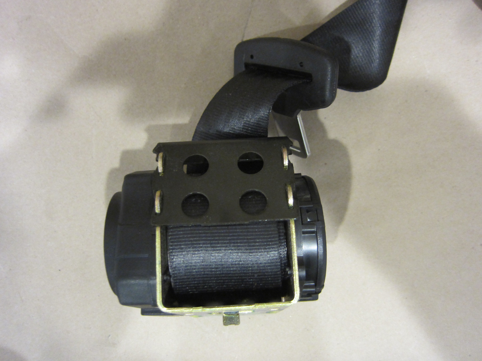 Maserati Quattroporte...Central Rear Seat Belt...Part# 66948400