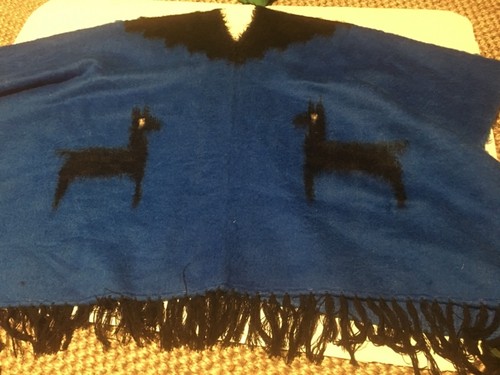 Hand-made Peruvian Wool Llama Alpaca Poncho - Picture 2 of 3