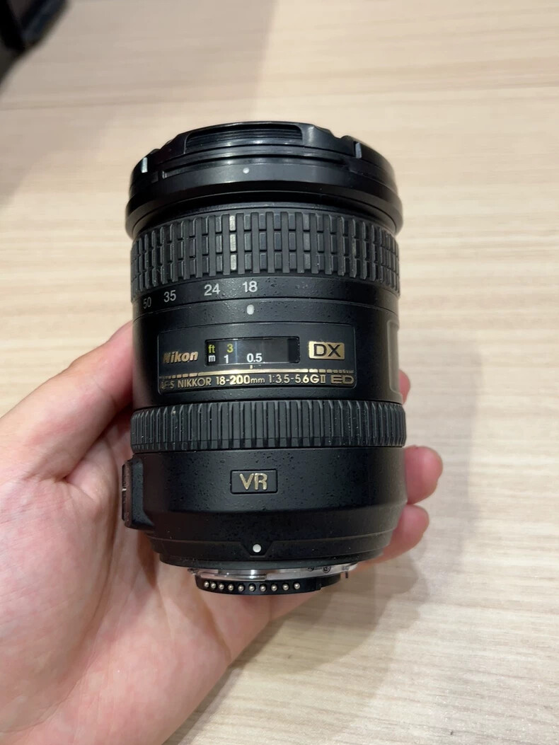 Nikon NIKKOR AF-S DX VR 18-200mm f/3.5-5.6G IF-ED Zoom Lens
