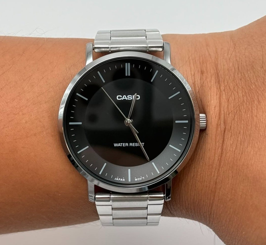 Casio MTP-VT04D-1E Black Dial Analog Stainless Steel Minimalist