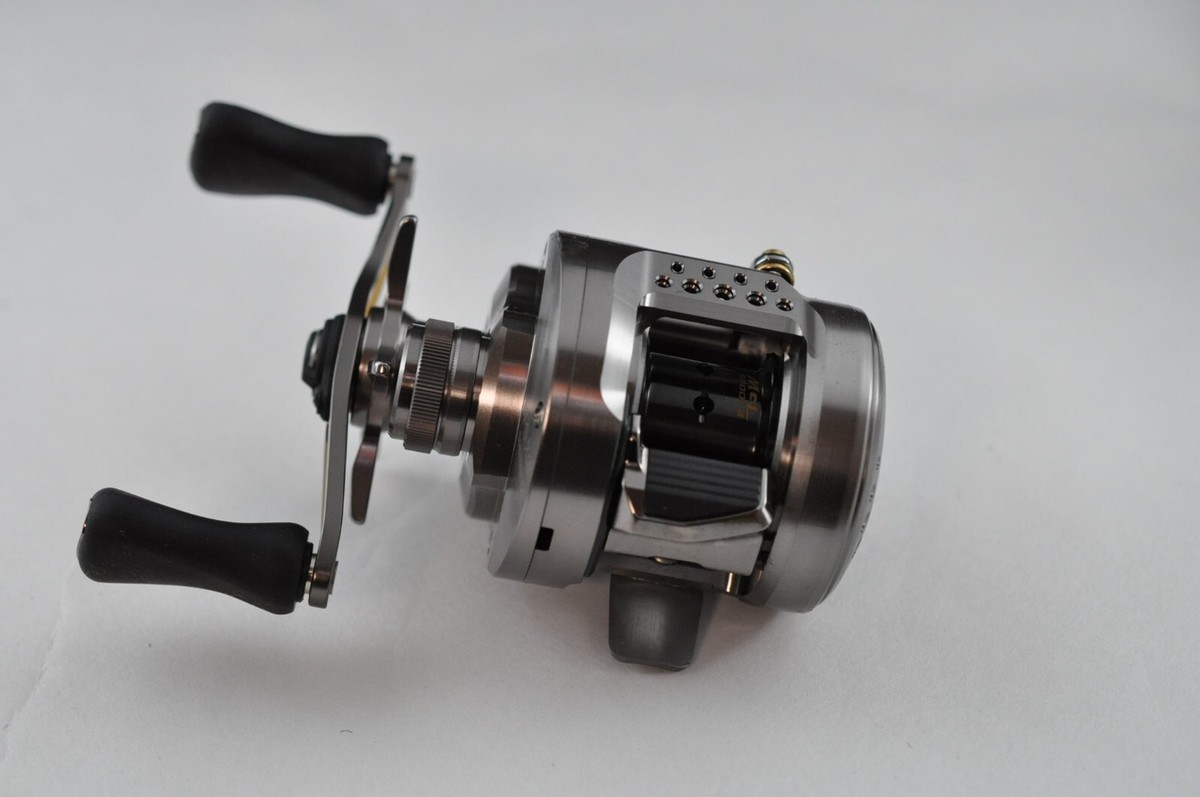 Shimano 23 Calcutta Conquest BFS XG Left Handle Bait Reel | eBay