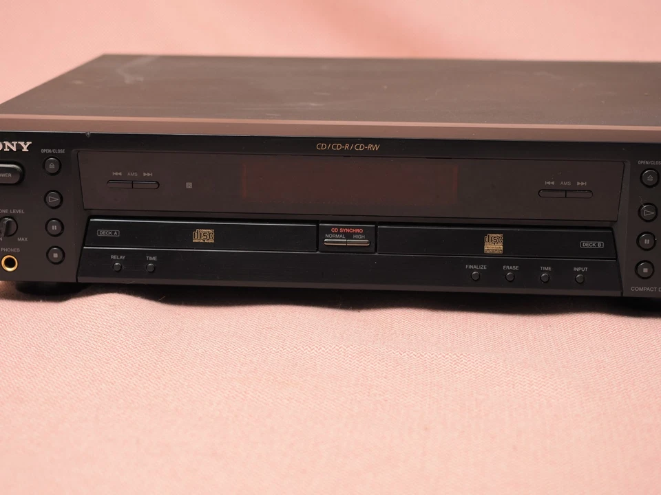 Sony RCD-W1 CD-R / CD-RW Digital Recorder CD Player For Parts or Repair - Image 3 of 4