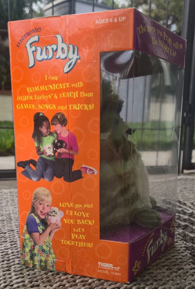 1999 年复古绿色鳄鱼皮毛带霓虹蓝眼睛全新带盒原厂密封 — 第 3/4 张图片