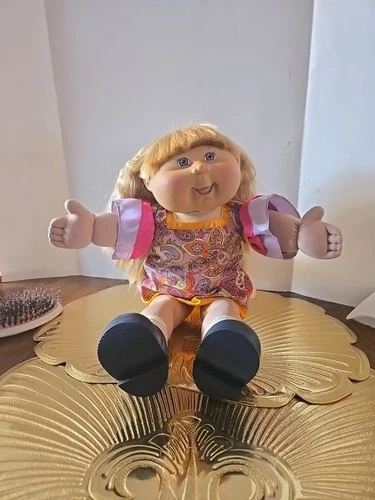 Cabbage Patch doll 17"- Golden Hair And Blue Eyes. Manufactured 2004 Play Along