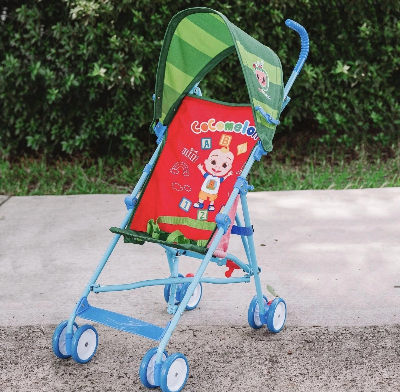 Cocomelon Umbrella Stroller with Canopy, Lightweight and Compact for Travel, 3D