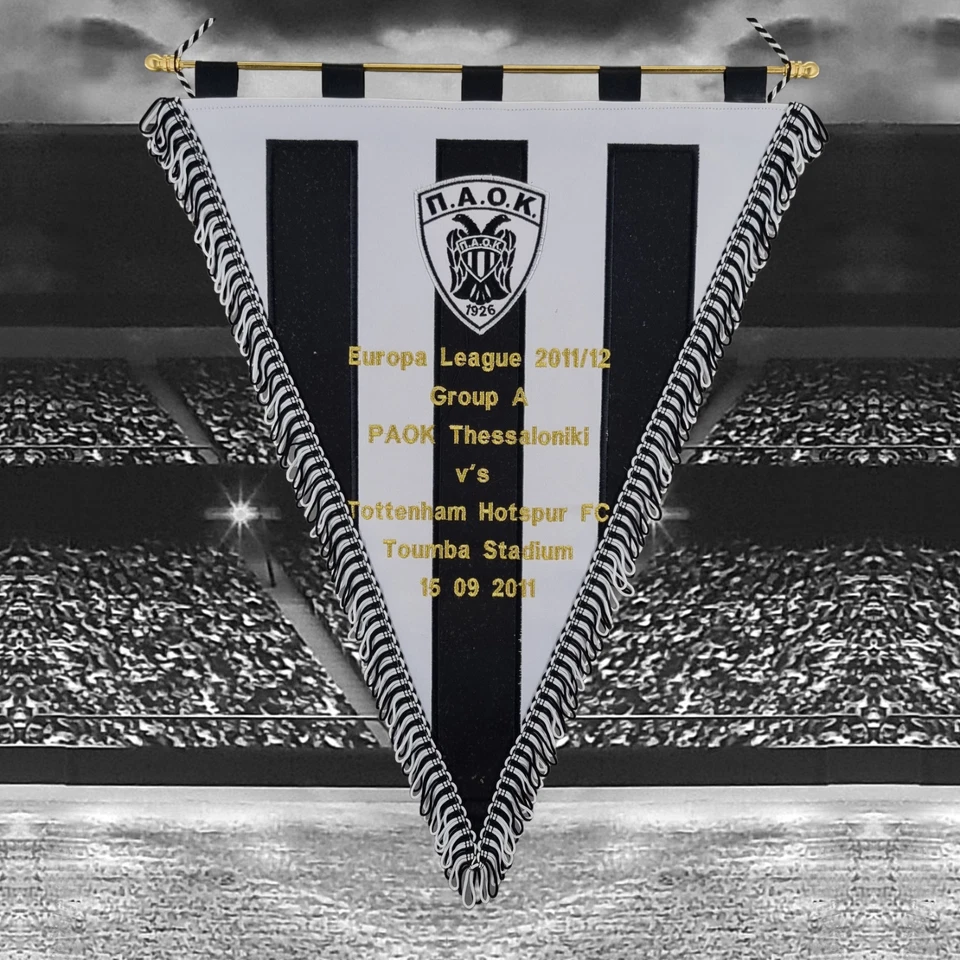 Fanion brodé Tottenham Hotspur FC v PAOK Thessaloniki taille 48 cm x 36 cm - Photo 1/1