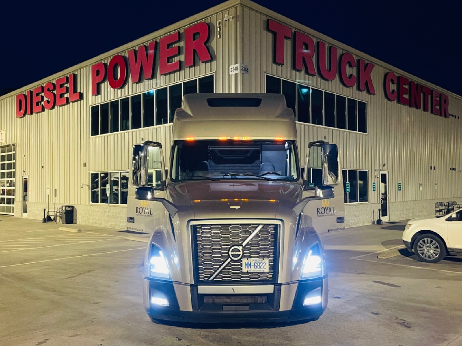 2020 Volvo VNL860 / TOP OF THE LINE / Like New / SERIOUS BUYERS ONLY 