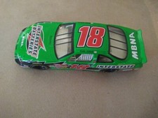NASCAR Diecast 1:24 Scale - Green Bobby Labonte #18 2002 Pontiac, Interstate Bat
