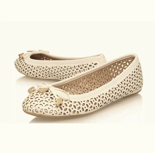 nude ballerina shoes