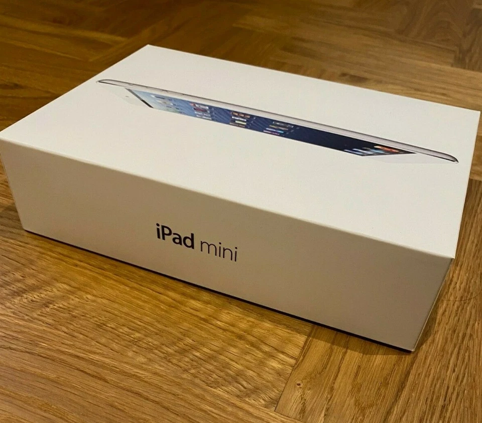 Apple iPad Mini 1st Generation 16gb Silver White Boxed in Excellent Condition - Image 2 of 4
