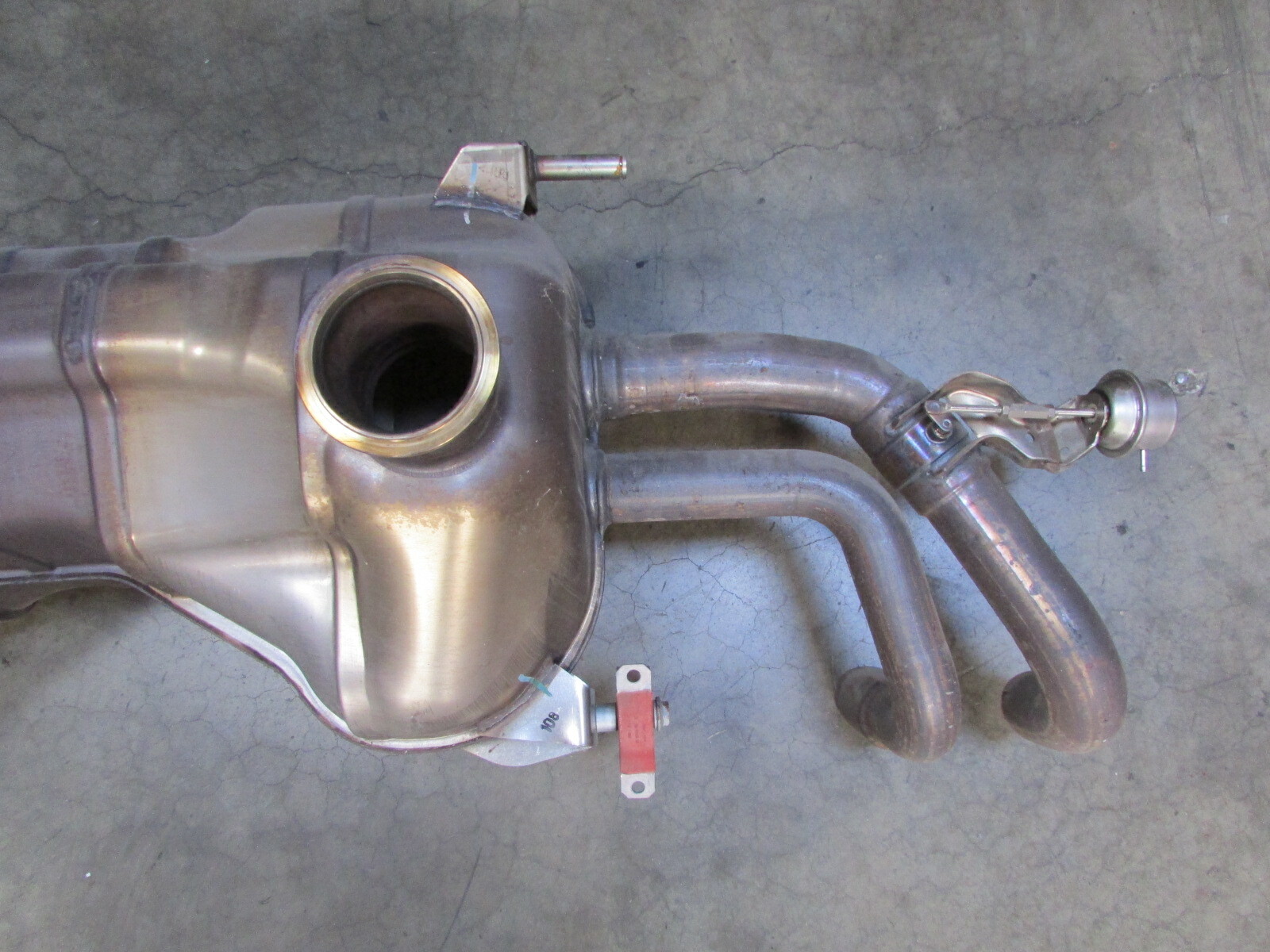 Lamborghini Huracan, Muffler, Used, P/N 4T0251051A