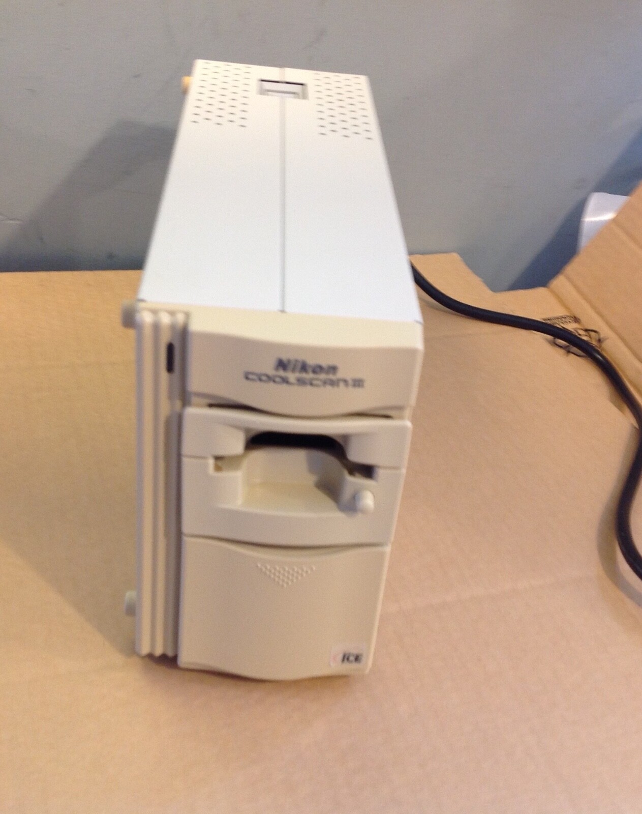 Nikon Coolscan III LS30 Negative Slide Film Scanner 3 ICE 2700DPI SCSI