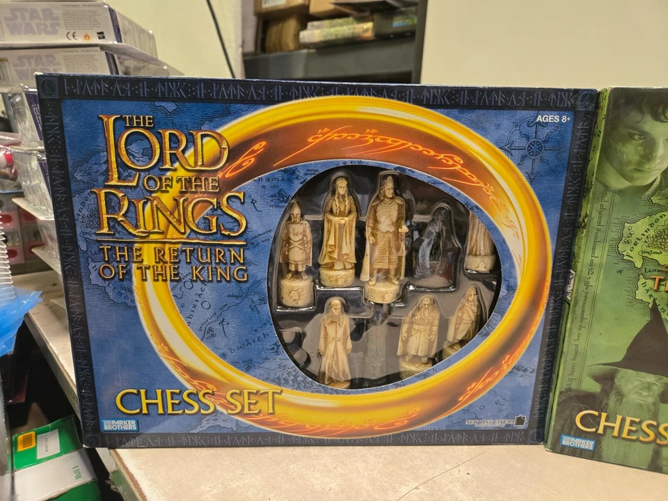 Лот из 2 винтажных запечатанных шахматных наборов Lord of the Rings Parker Bros Fellowship - Изображение 2 из 4
