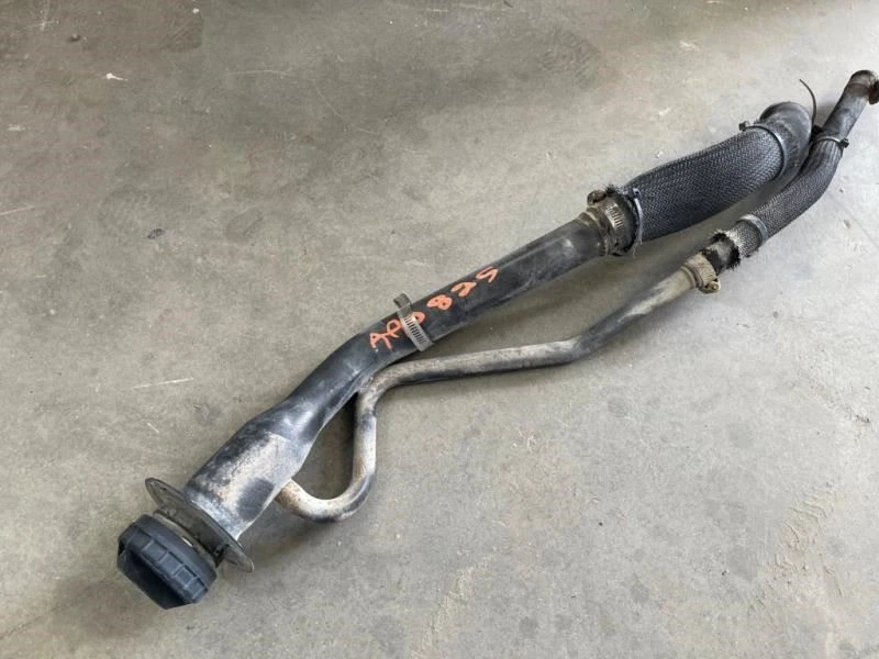 Ford F250 Super Duty 99 usado 6,8 L gasolina V10 platón corto cuello de llenado de combustible Foto 2 de 4