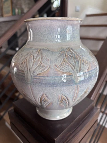 ARTS & CRAFTS POTTERY STUDIO VASE NEWCOMB  OR ROOKWOOD LIKE