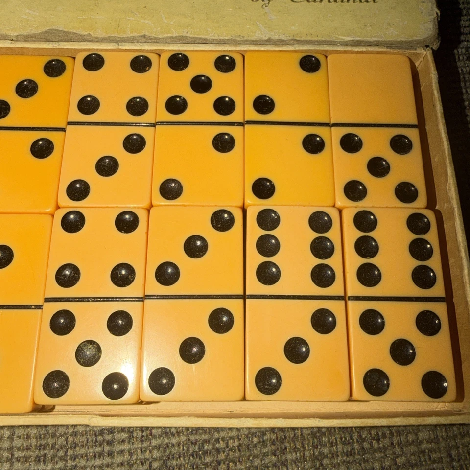 Vintage CATALIN Dominoes by CARDINAL #600 Set 28pc Butterscotch - Image 3 of 4