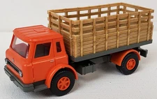 WIKING NEW HO 1/87 Scale International Harvester 2-Axle Truck With Stake Bed