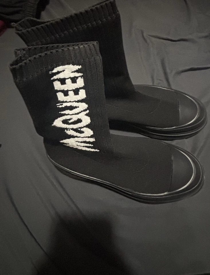 Zapatillas deportivas Alexander McQueen con calcetín grueso Foto 4 de 4