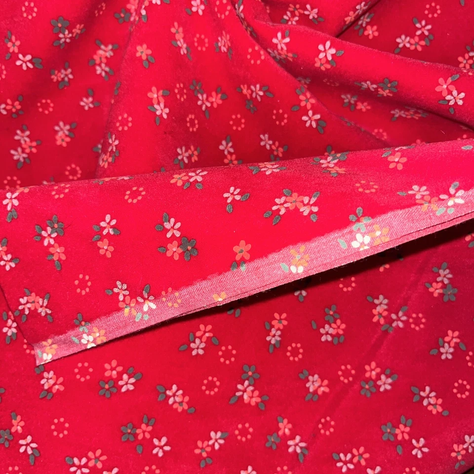 Tela Terciopelo Rojo Vintage con Flores, Pana Algodón, 60"x60" Foto 3 de 4