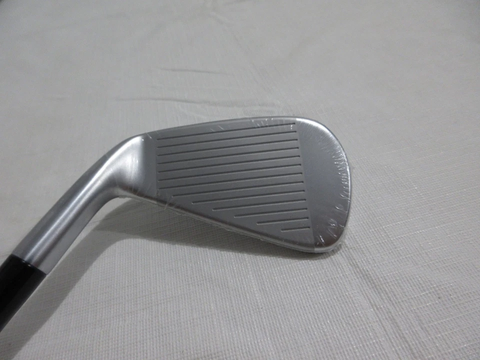 TaylorMade P790 23  4-iron - 21* - MMT 65 Regular Flex Graphite - NEW - Image 4 of 4
