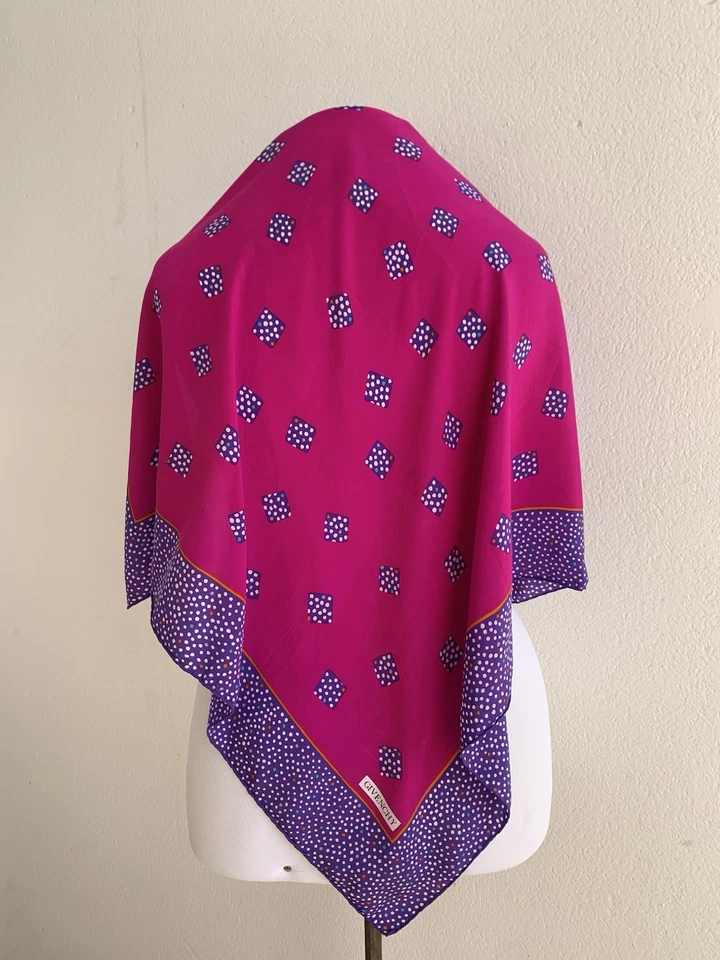 Cachecol de seda Givenchy vintage - bolinhas rosa e roxo 30/29 pol tem mancha #A119 - Imagem 2 de 4