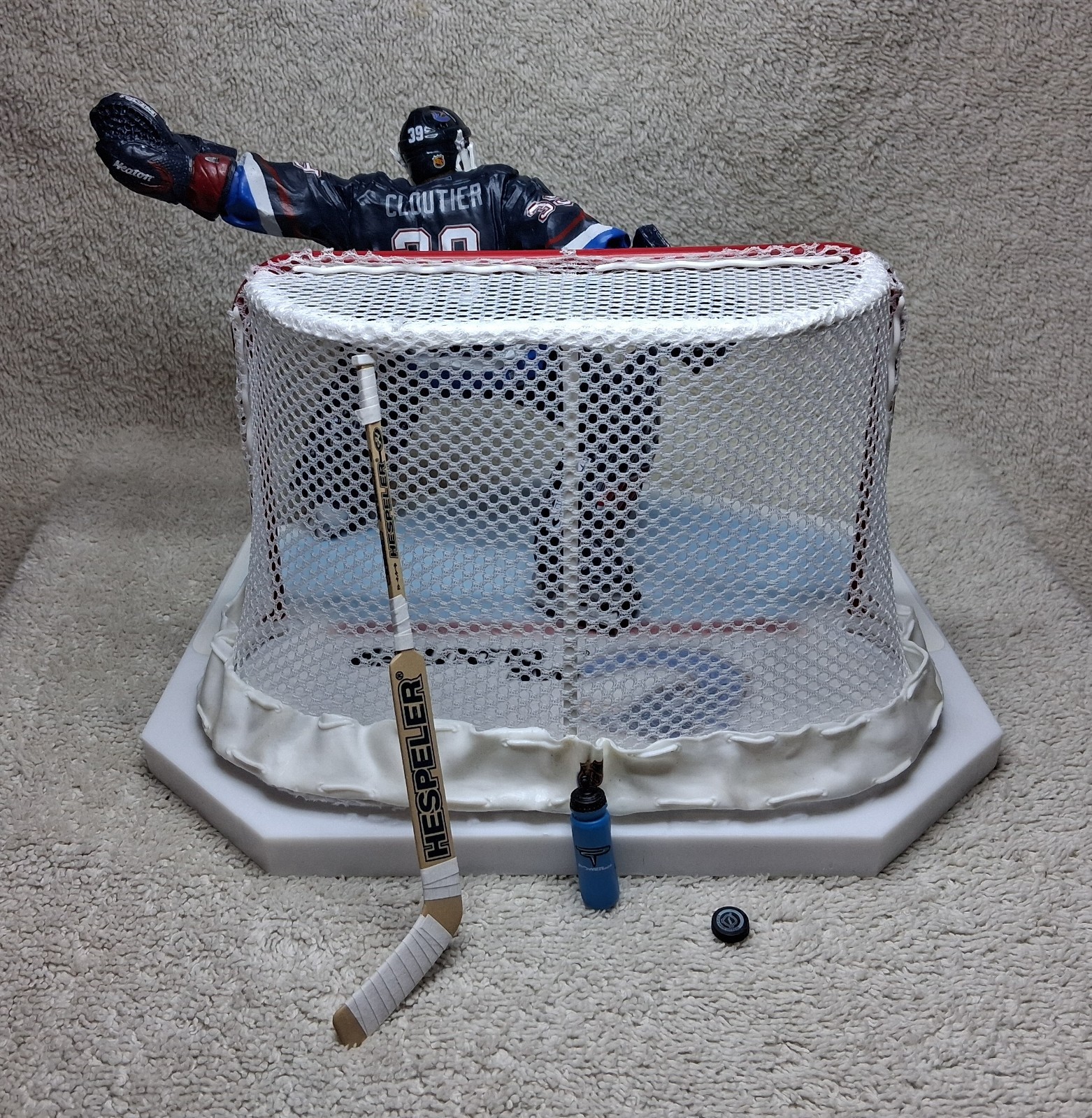 DAN CLOUTIER 2003 McFarlane NHL Hockey Series 5 Goalie Figure & Accessories
