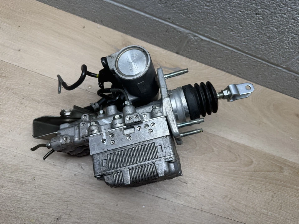 TOYOTA PRIUS HYBRID OEM 20102015 ABS BRAKE PUMP SYSTEM ANTI LOCK BOOSTER G2U Foto 3 de 4