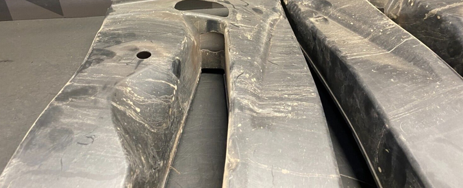 2012 AUDI R8 V10 OEM COUPE SIDE BLADE COOLER DUCTS PAIR DR PS USED