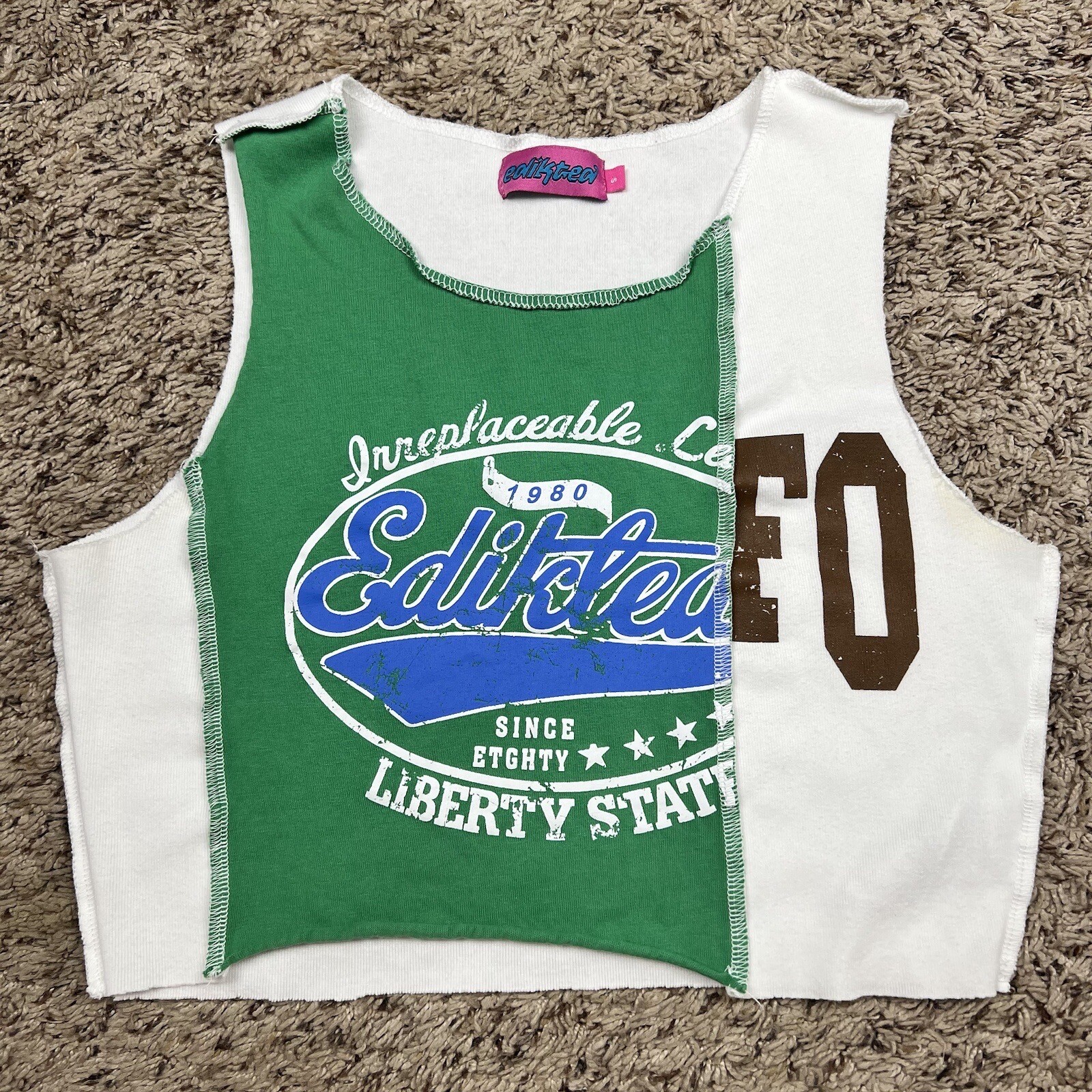Edikted Womens Stylish Graphic Crop Top Womens Small Green White Colorblock