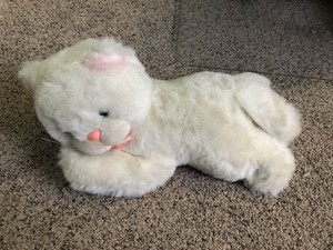 white cat plush