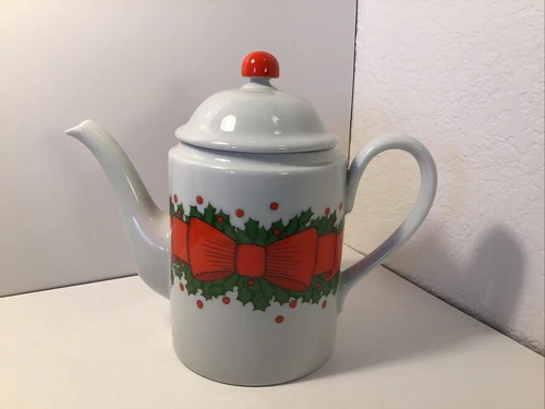 FITZ & FLOYD china HOLLY WREATH pattern Coffee Pot & Lid @ 6 cup