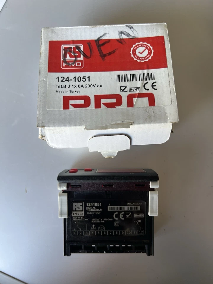 Temperature Controller RS PRO Panel Mount On/Off , 1 Input, 2 Output Relay - Image 3 of 4