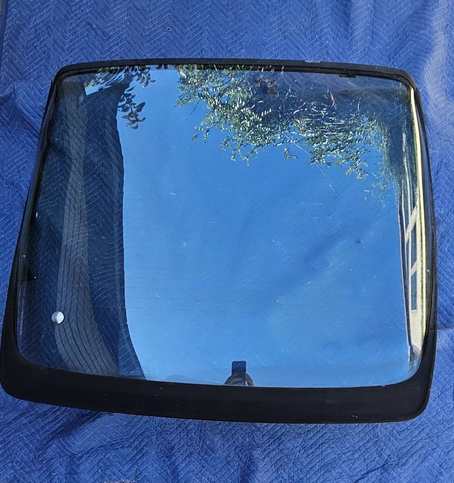 Заднее окно люка Porsche 924 Turbo - Изображение 2 из 4