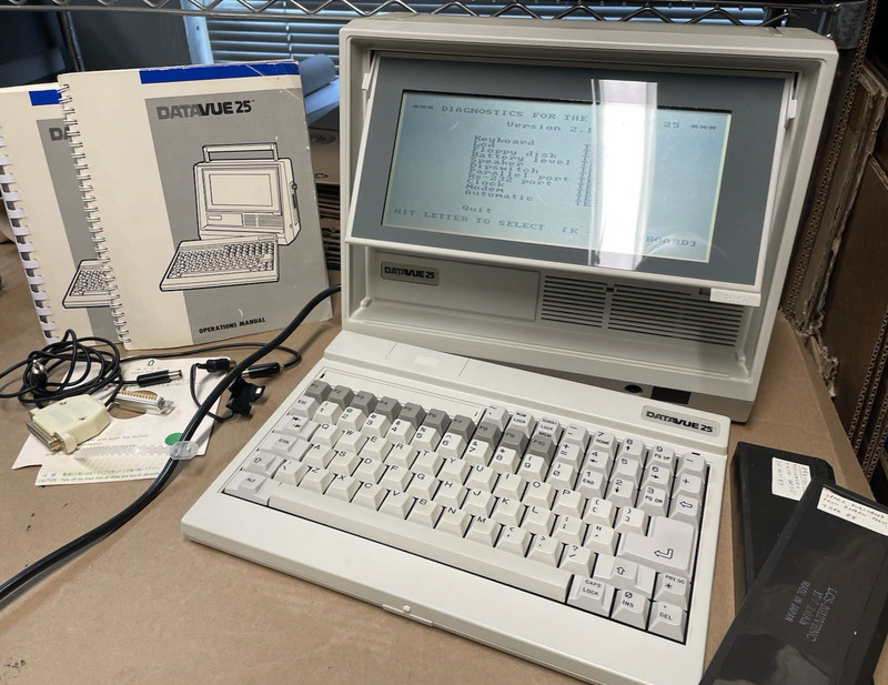 VINTAGE DATAVUE 25 LUNCHBOX PC LAPTOP PORTABLE COMPUTER