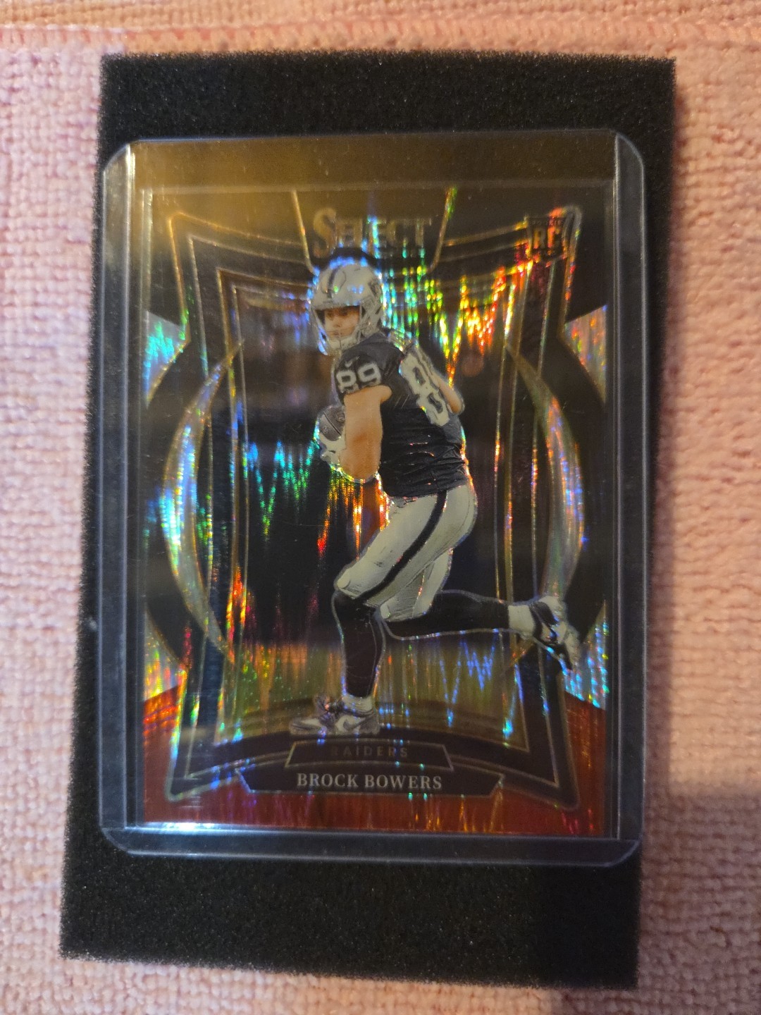 2024 Panini Select - Concourse Brock Bowers #31 Black & Red Shock Prizm (RC)