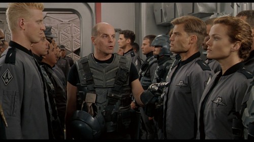 Starship Troopers VHS 1997 Denise Richards Sci-fi Horror Action EXCELLENT PLAY! - Picture 9 of 9