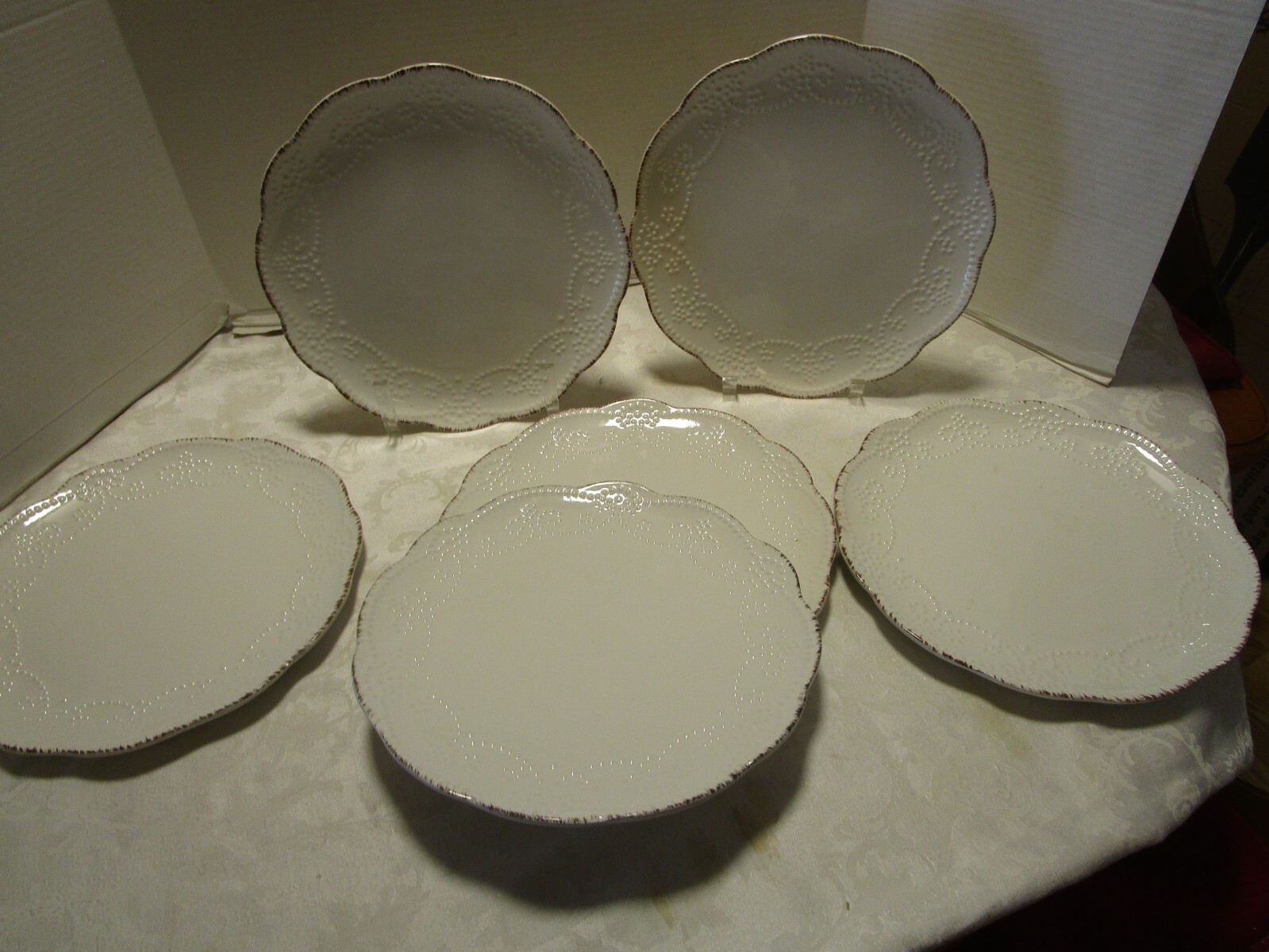 Contemporary Pfaltzgraff Everly Line 6 Dinner Plates 11.25” W Classic