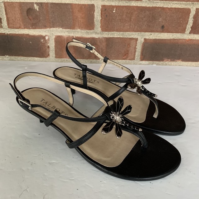 black kitten heel flip flops