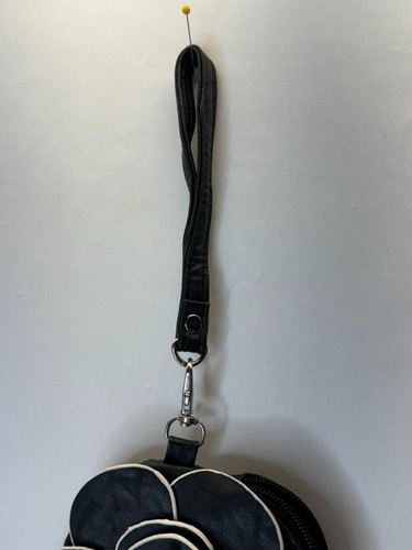 Go Fish Clothing & Jewelry Co. Rose Wristlet Coin Purse Black NWT - Picture 3 of 5