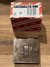 1 x 1G 20A S/POLE  2-WAY LIGHT SWITCH + BLACK INSERTS - COPPER FINISH